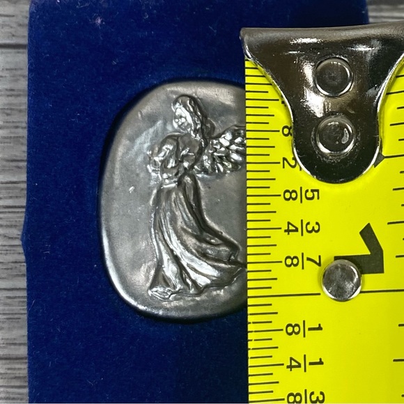 Russ Berrie & Co. Peace, Harmony and Love
Pewter Pocket Guardian Angel. - Picture 7 of 9